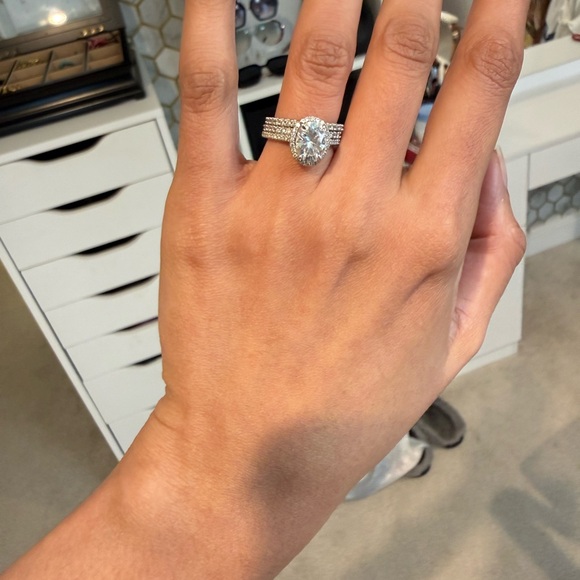 14 kMoissonite Ring Set and two 10 k white gold bands (please read description) - Picture 3 of 7